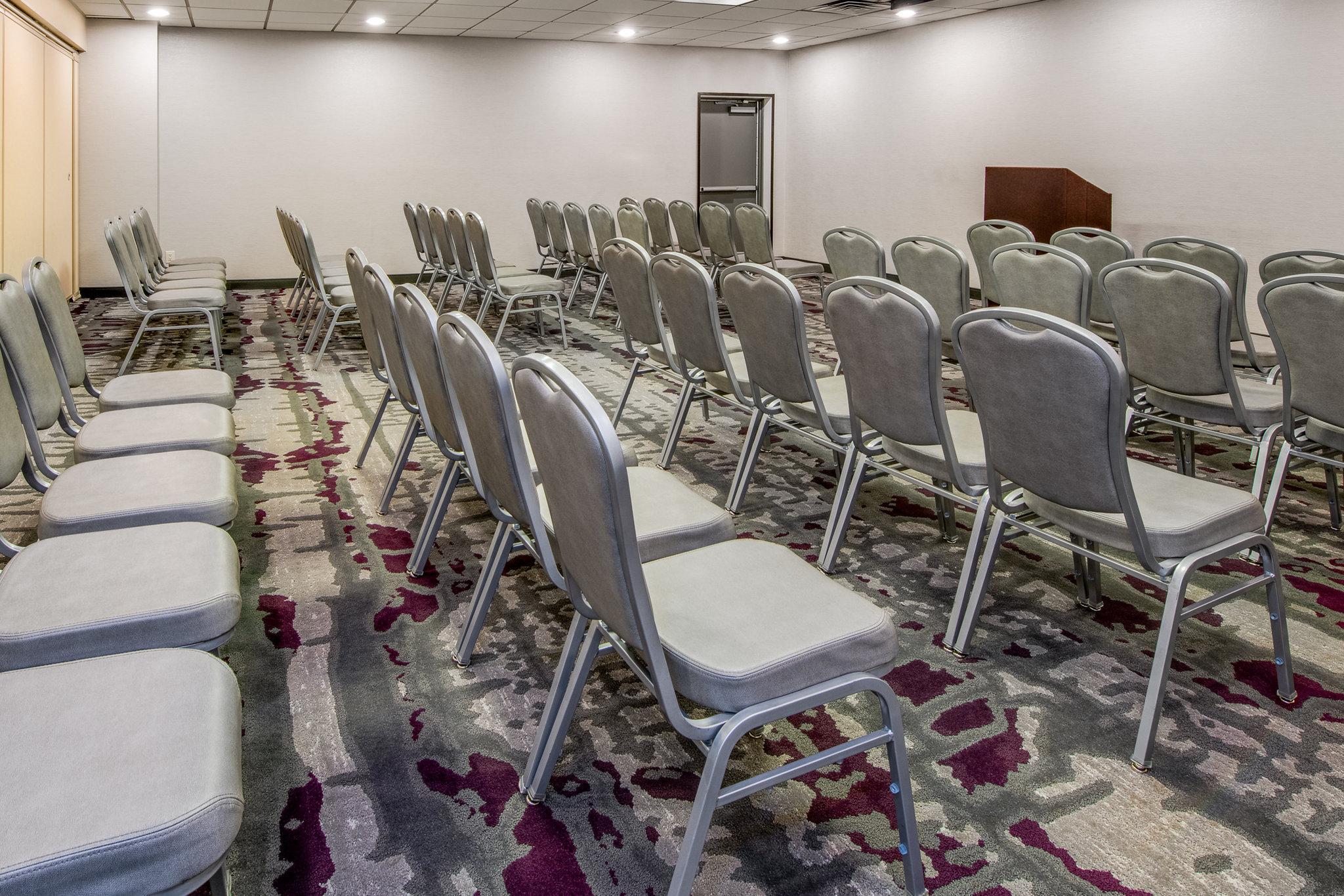 Отель Crowne Plaza Milwaukee South By Ihg Экстерьер фото