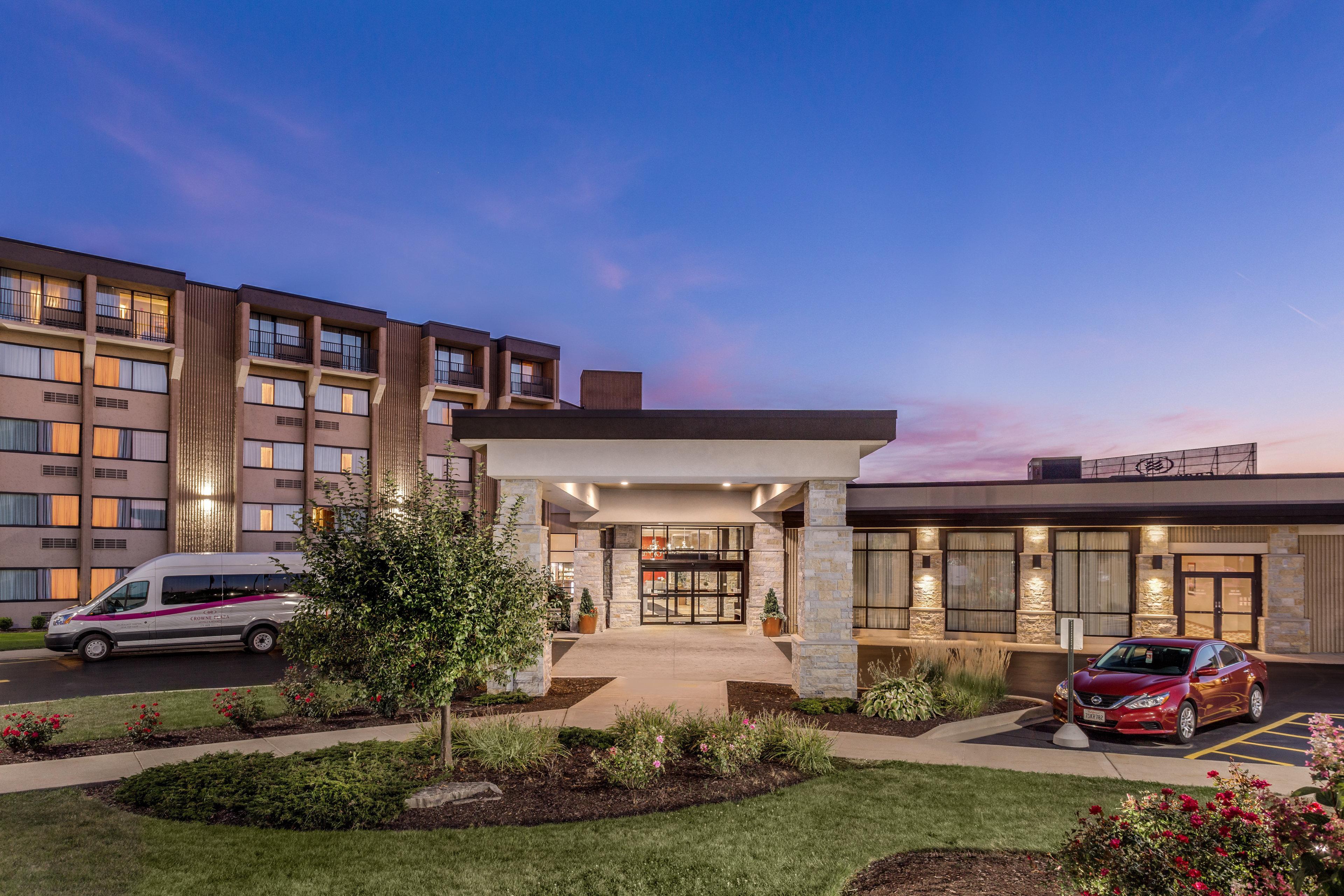 Отель Crowne Plaza Milwaukee South By Ihg Экстерьер фото