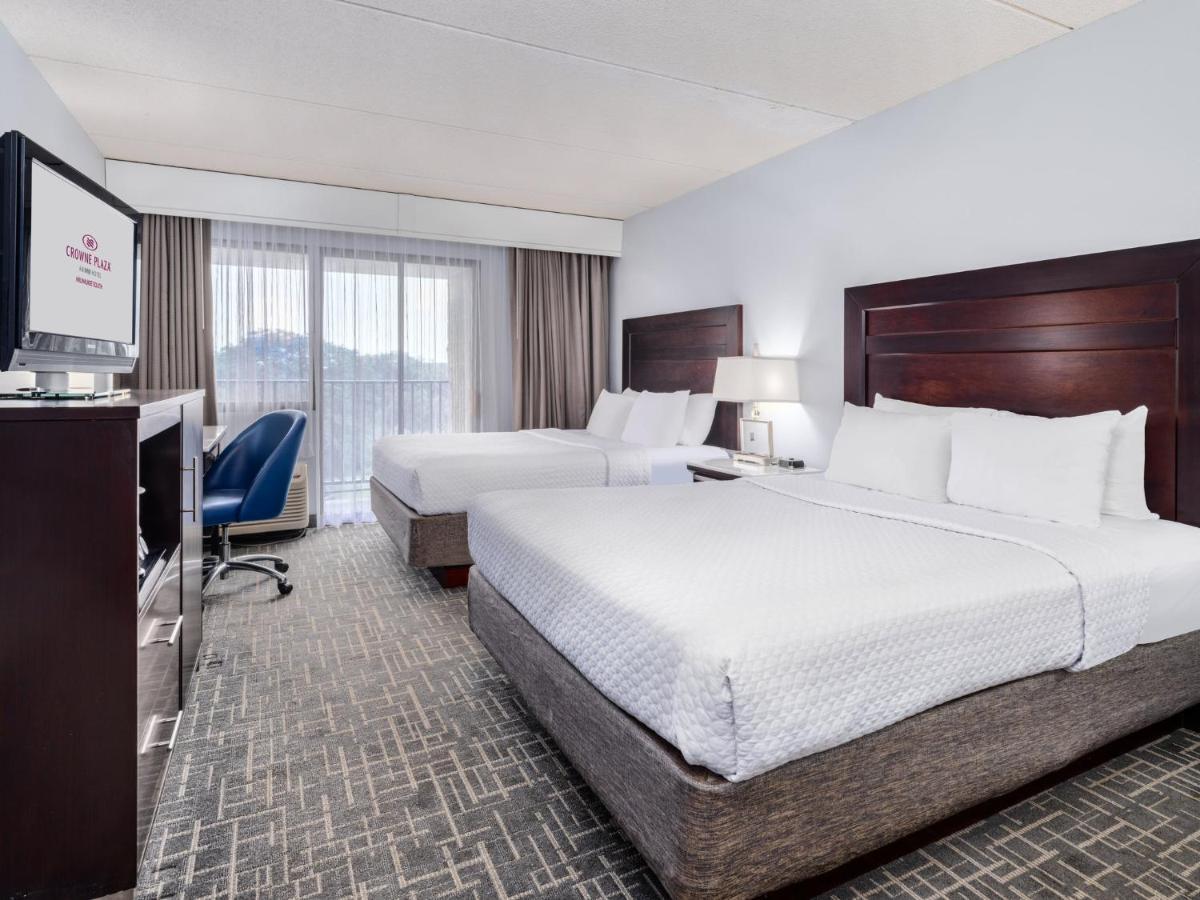 Отель Crowne Plaza Milwaukee South By Ihg Экстерьер фото