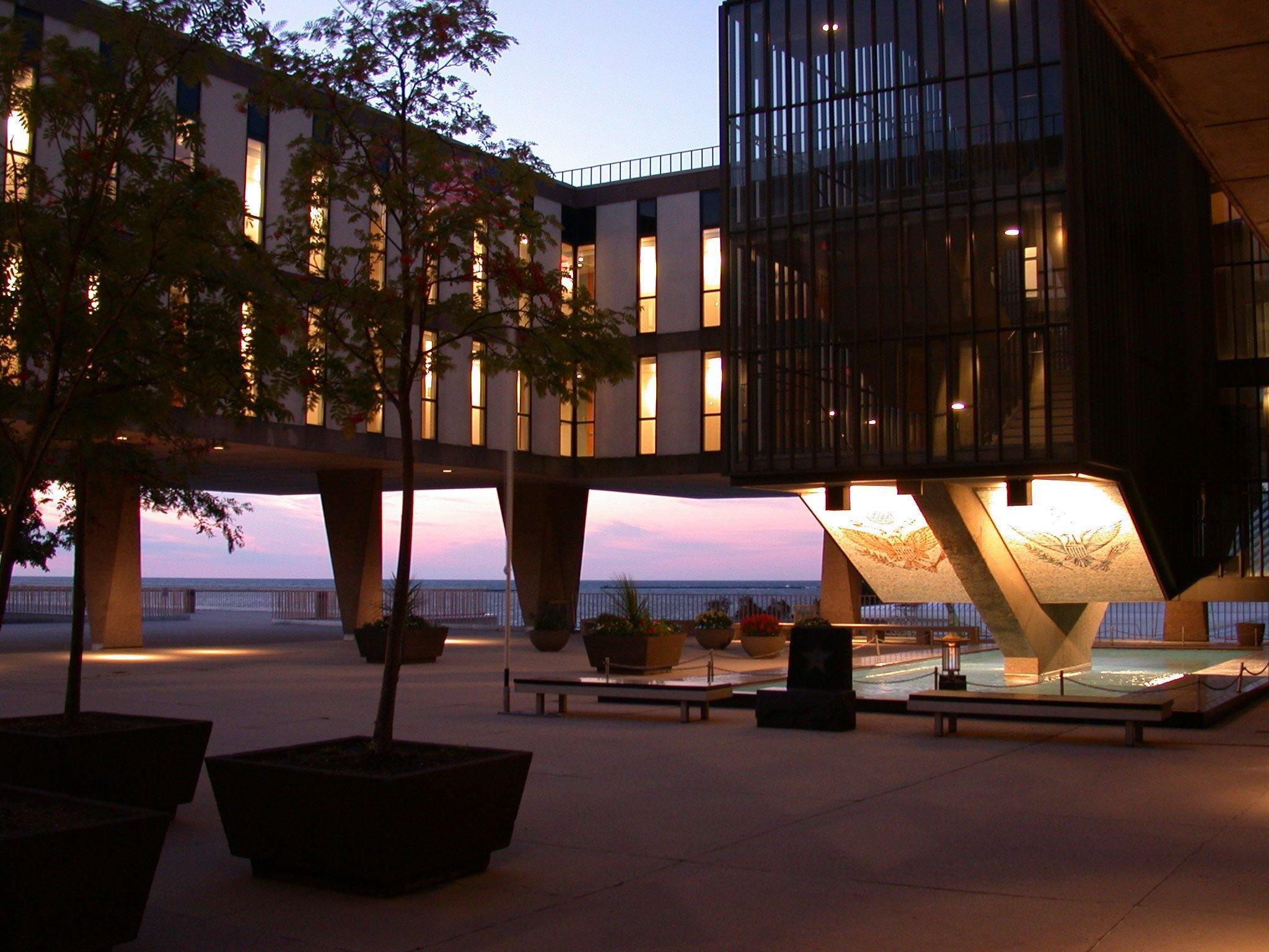 Отель Crowne Plaza Milwaukee South By Ihg Экстерьер фото